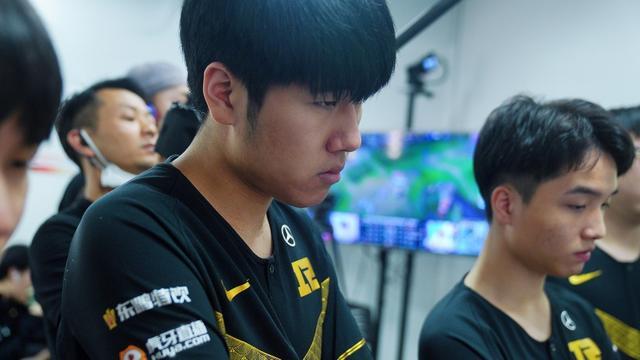 进入伤停状 进入伤停状