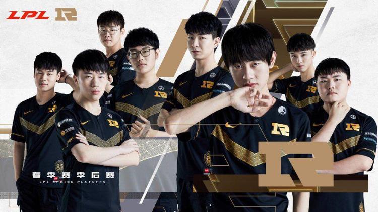 她多次凭借 她多次凭借