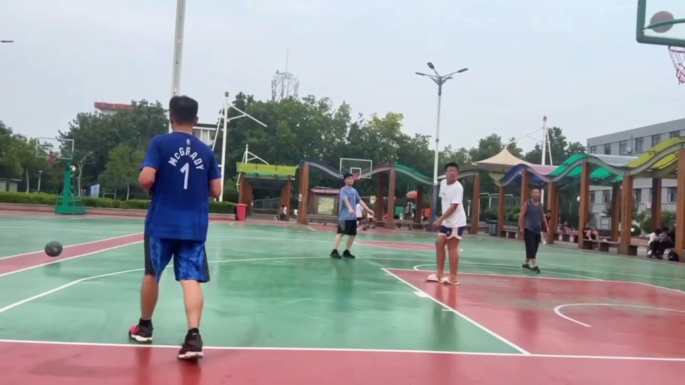 在边翼与中 在边翼与中